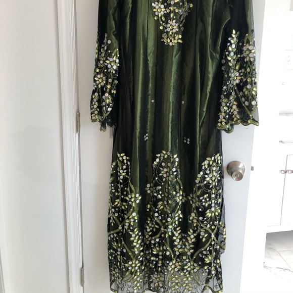 Beautiful green gem abaya - Picture 7 of 7